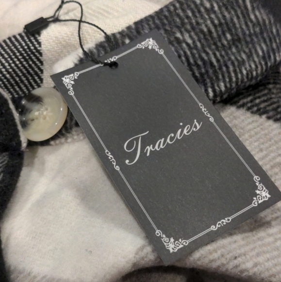 Tracie's Plaid Shacket with Pockets in White and Gray size Large - Picture 5 of 6